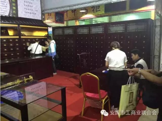 LED平板影視燈外拍效果圖