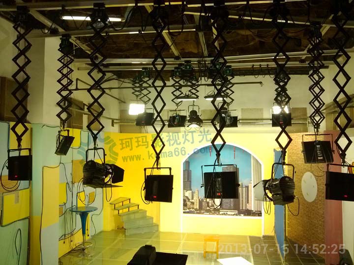 長沙電視臺(tái)經(jīng)貿(mào)頻道演播室燈光